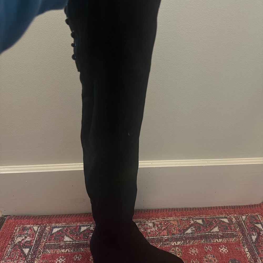 Elegant Black Knee-High Women's Boots - Picture 2 of 2